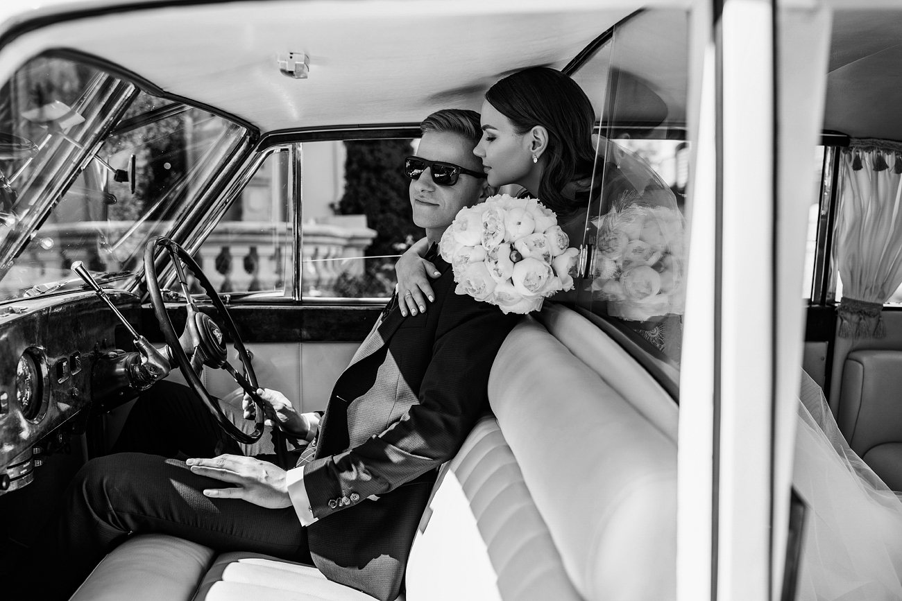 FotoGuru vestuvių fotografas Vilniuje vestuvių fotografija fotosesijų idėjos vestuvėms vestuvių nuotrauka geriausi vestuvių fotografai vestuvių fotosesija retro auto