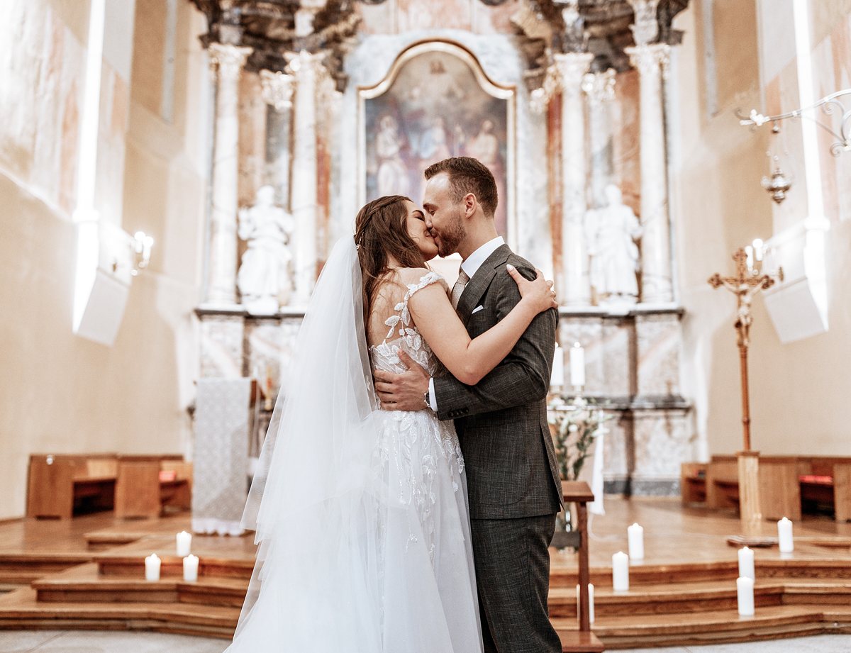 FotoGuru vestuvių fotografija vestuvių ceremonija Vilniuje Šv Apaštalų Pilypo ir Jokūbo bažnyčia