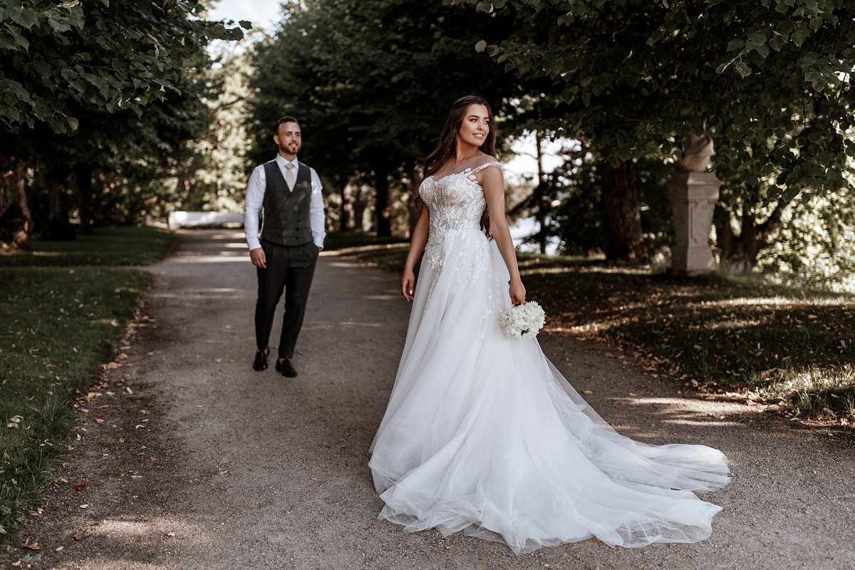 FotoGuru fotografo paslaugos vestuvių fotosesija Užutrakio dvare vestuvių fotografija nuotakos
